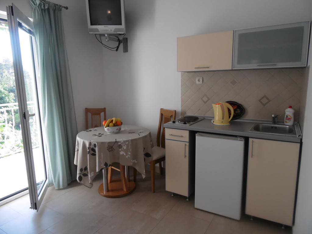 Apartments Slavica Jovanovic スヴェティ・ステファン 部屋 写真